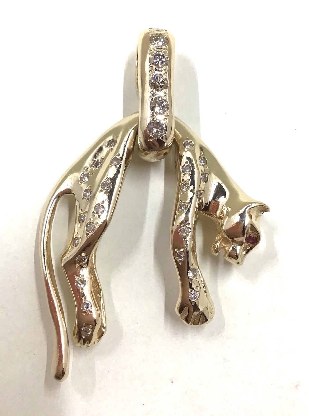 14K YG Hanging Panther Diamond Pendant