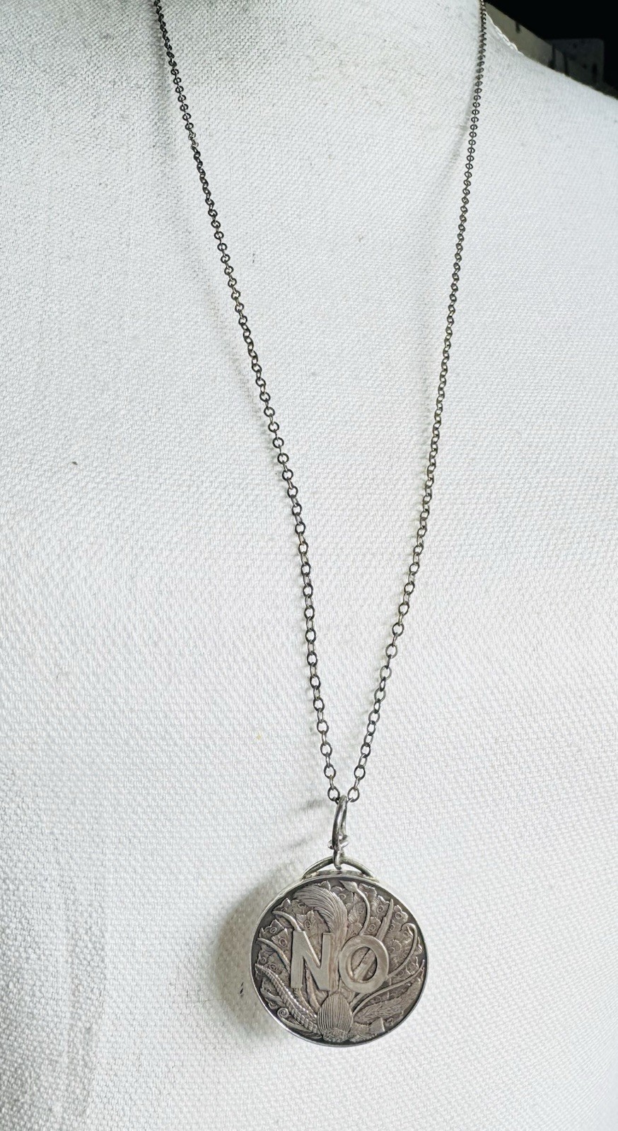 Vtg Sterling Silver Yes No Quandary Coin Pendant Necklace High Detail Animals