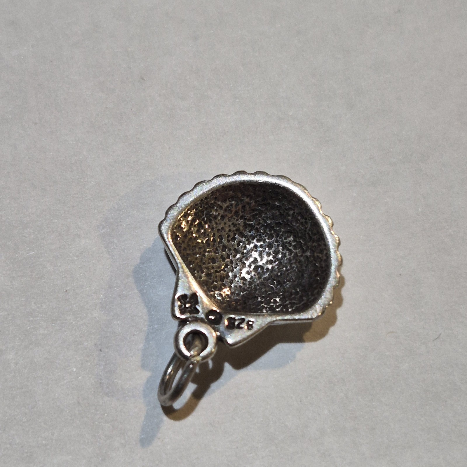 925 Sterling Silver Shell Charm Pendant w/Loop, 15.0 mm Beach Theme 1.5 Gram
