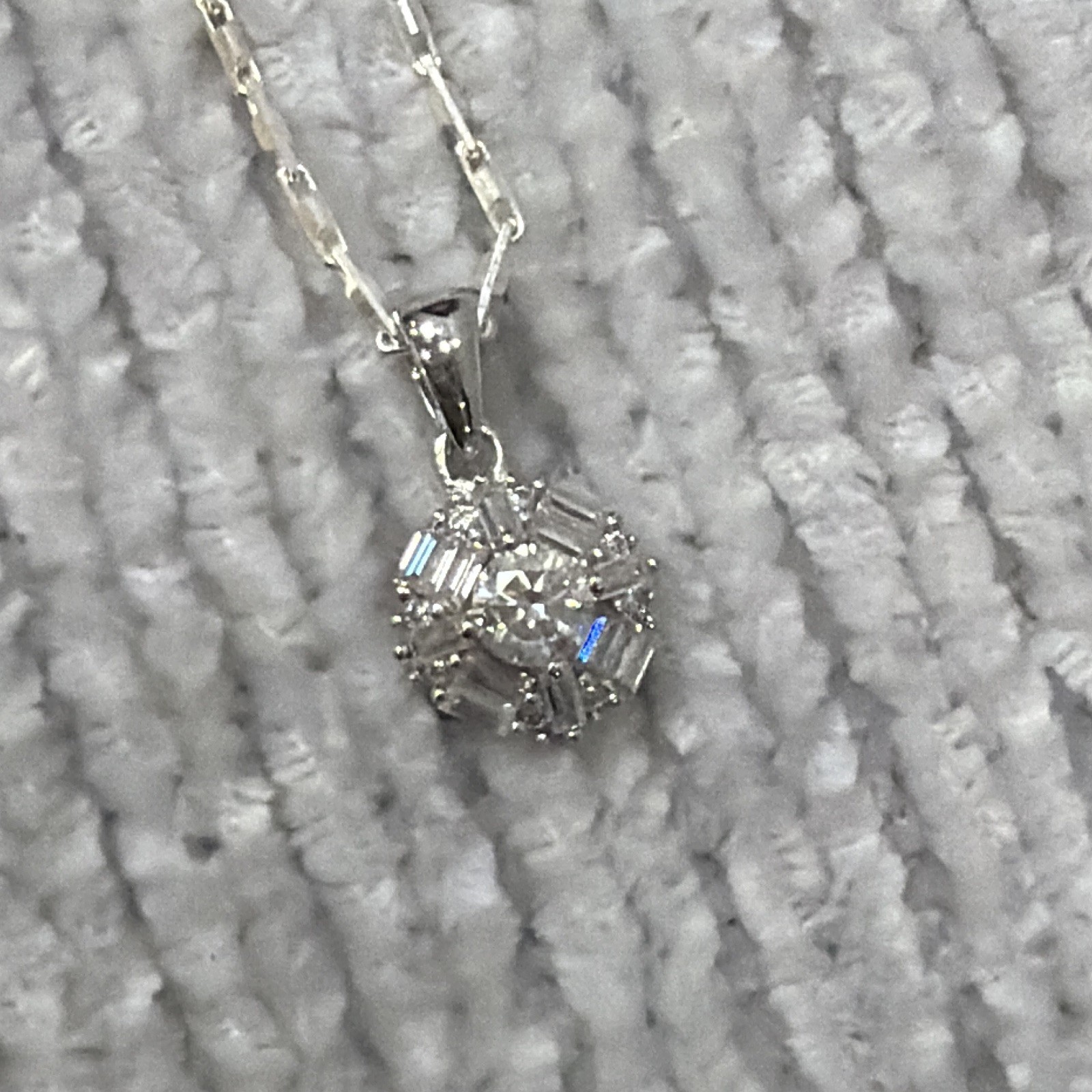 New Moissanite 925 Sterling Silver Round Pendant with Bar Link Necklace 16 Inch