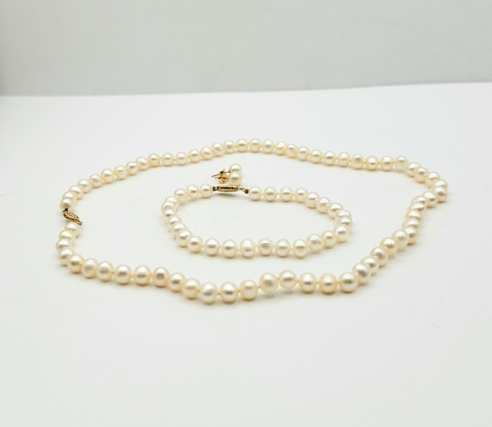Freshwater Pearls 18″ Necklace 7″ Bracelet + Earrings Set 14K YG Closure