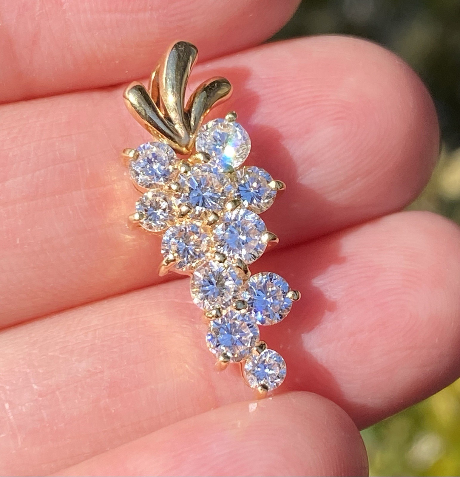 Stunning 18K Yellow Gold 1.50CTW 100% Natural Quality Diamond Pendant