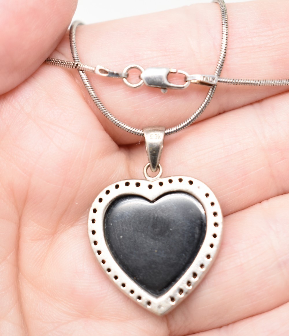 18″ Sterling Silver Black Rhinestone Heart Pendant Snake Chain Choker Necklace