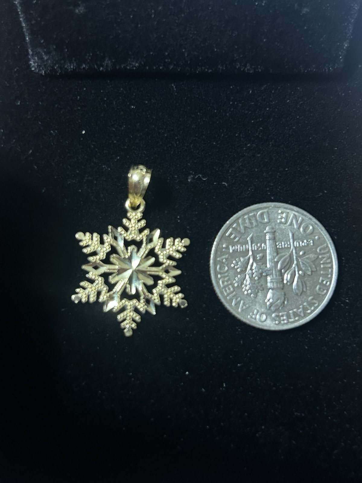 Vintage 14K Yellow Gold Diamond Cut Snowflake Pendant Charm 0.9g Anchor Mark