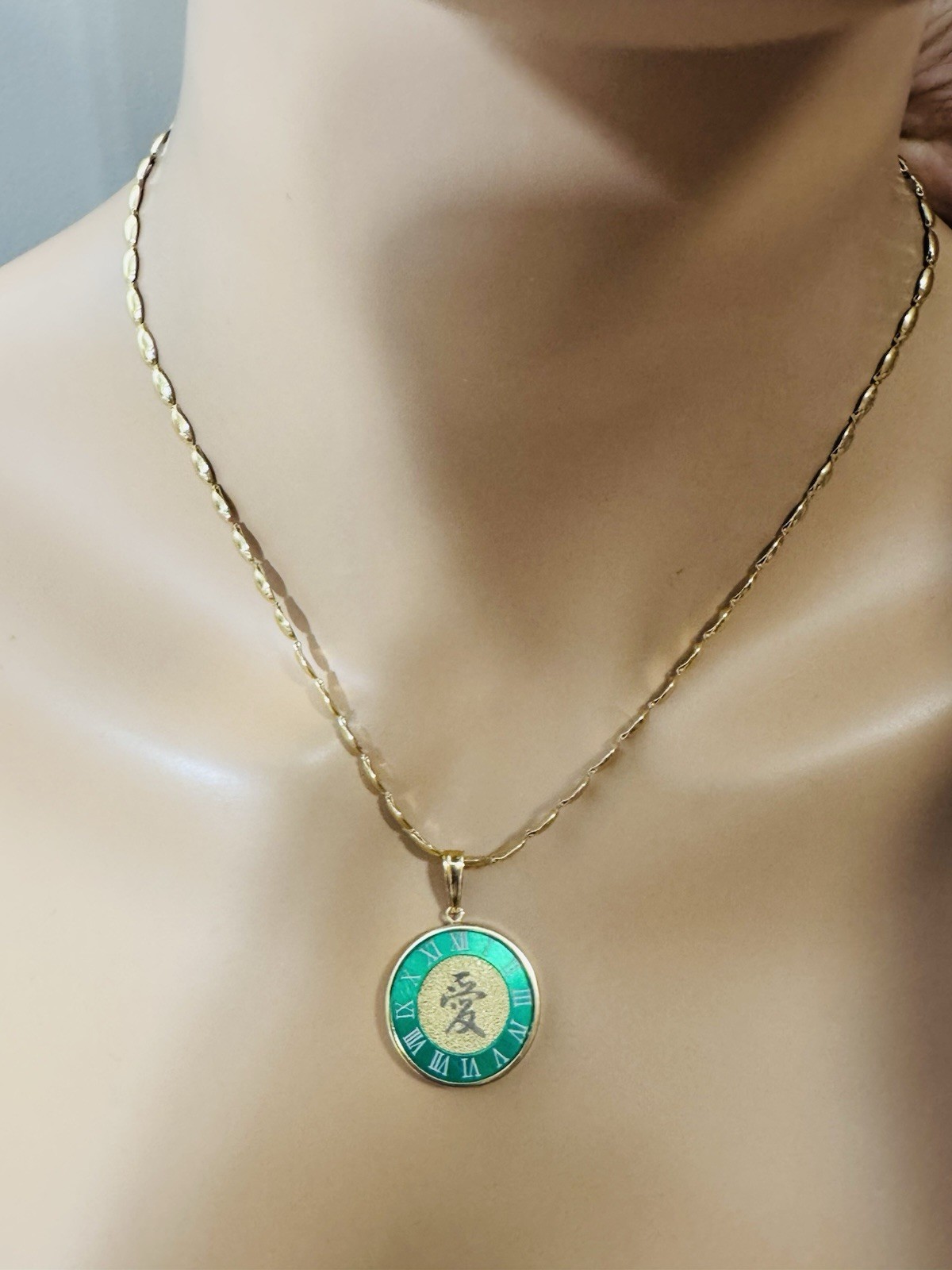 K18 Japan Gold Round Green Love Pendant W/ Necklace 17/17.5” Long 15g 4mm