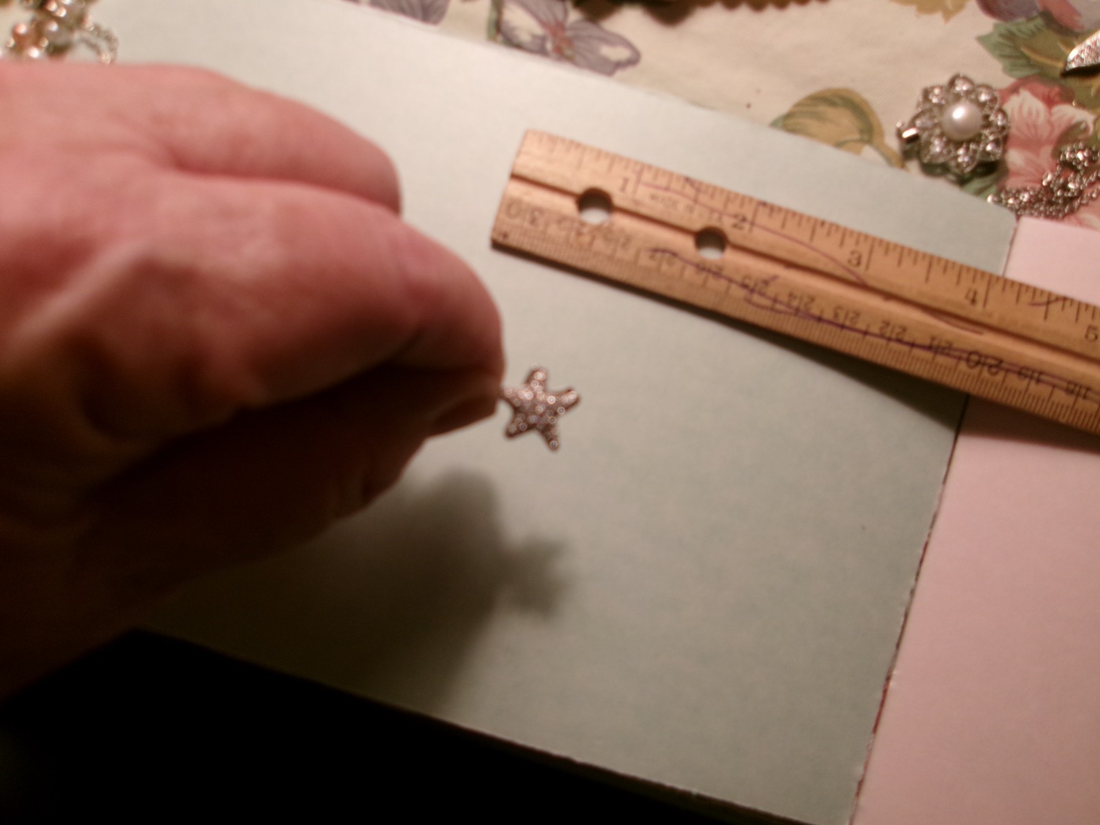 PEARL IN 2 STAR FISH NECKLACE