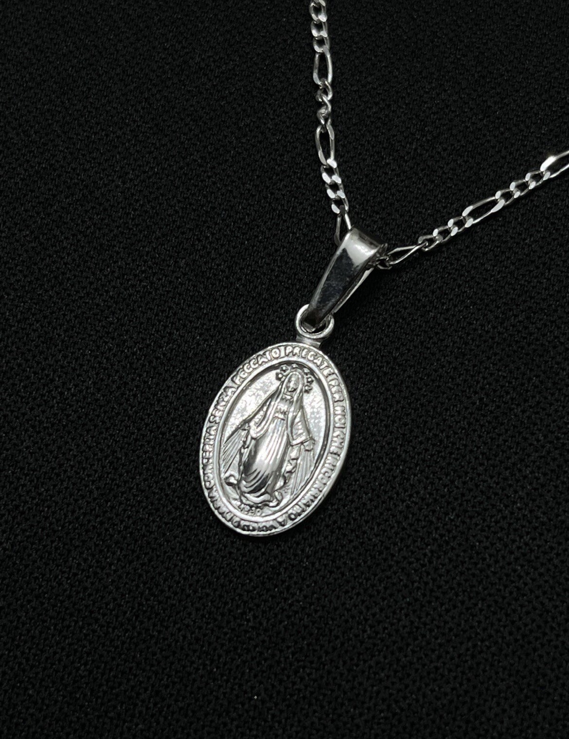 Sterling Silver Virgin Mary Pendant With 18” Silver Figaro Chain