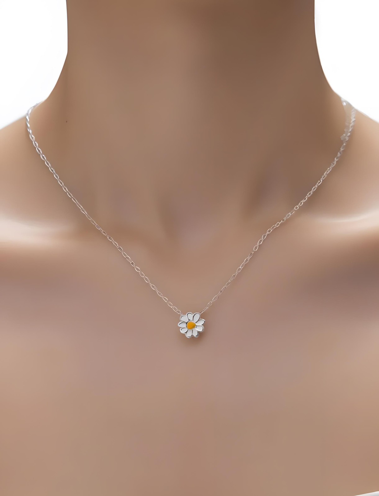 Sterling Silver Daisy Pendant Necklace: Minimalist Floral Chain