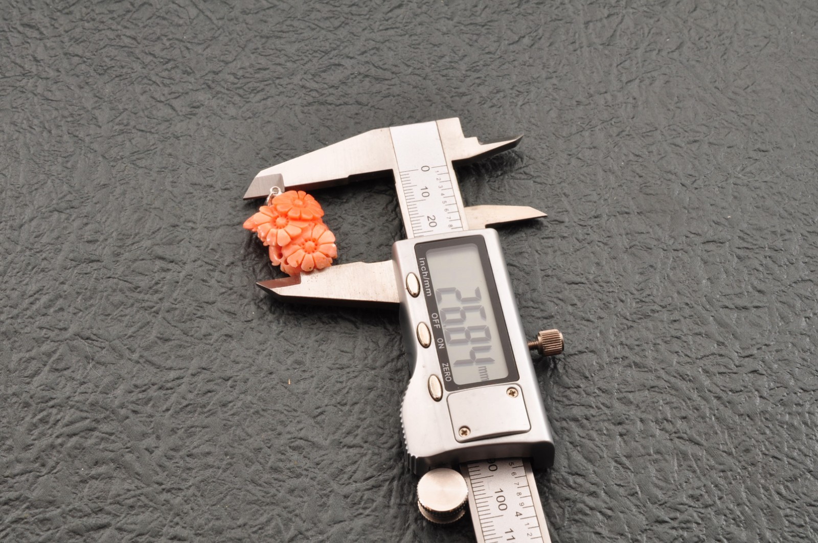Certification Salmon pink coral pendant top carved Floral pattern (26mm, 31.0ct)