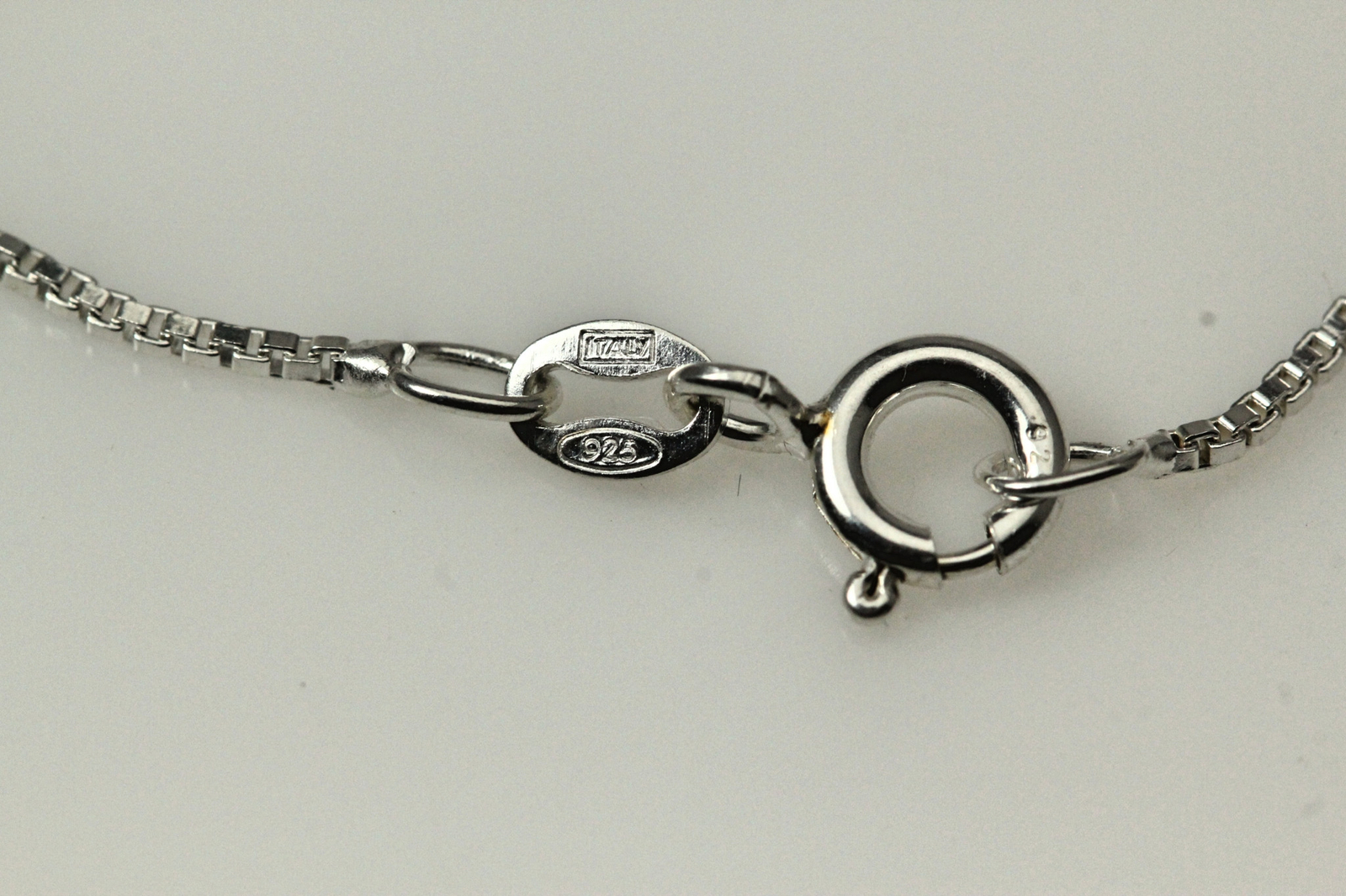925 Sterling Silver 14″ Thin Box Chain 2.1 Grams (NEC4887)