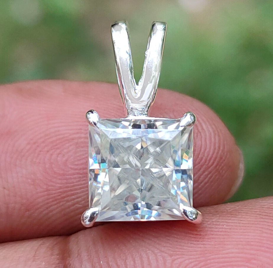4 Ct Princess Cut White Diamond Solitaire Pendant, Free Diamond Studs