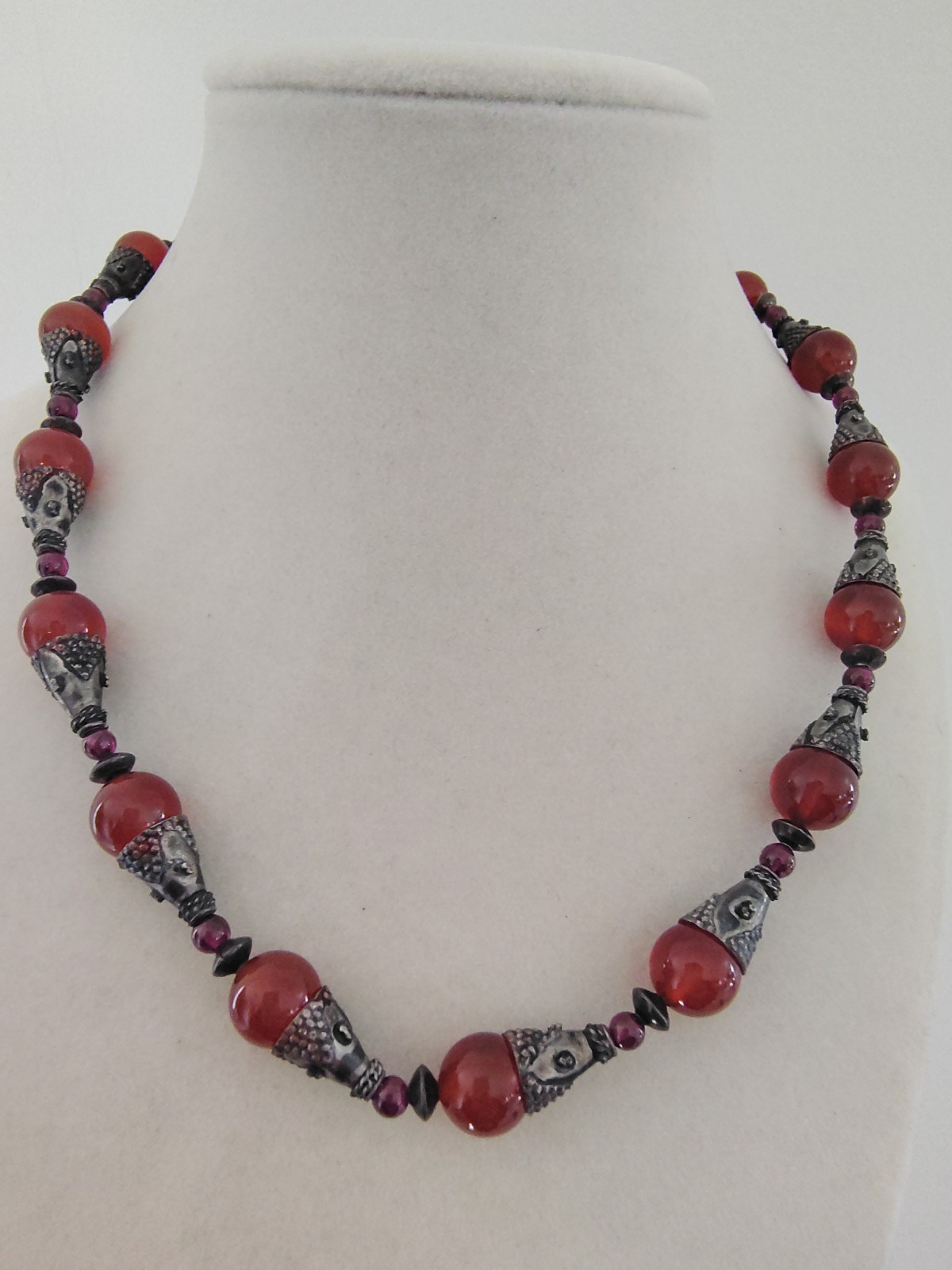 Nancy and Rise NR Sterling Silver Carnelian Garnet Heavy Bead Necklace 18″ RARE