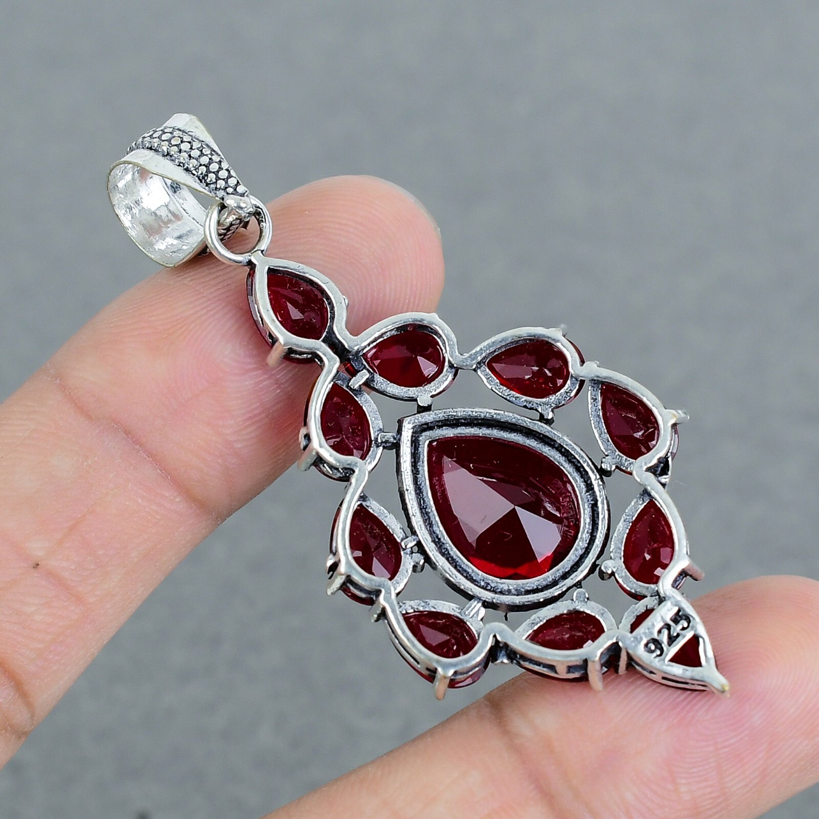 925 Sterling Silver Mozambique Garnet Gemstone Handmade Jewelry Pendant V-14