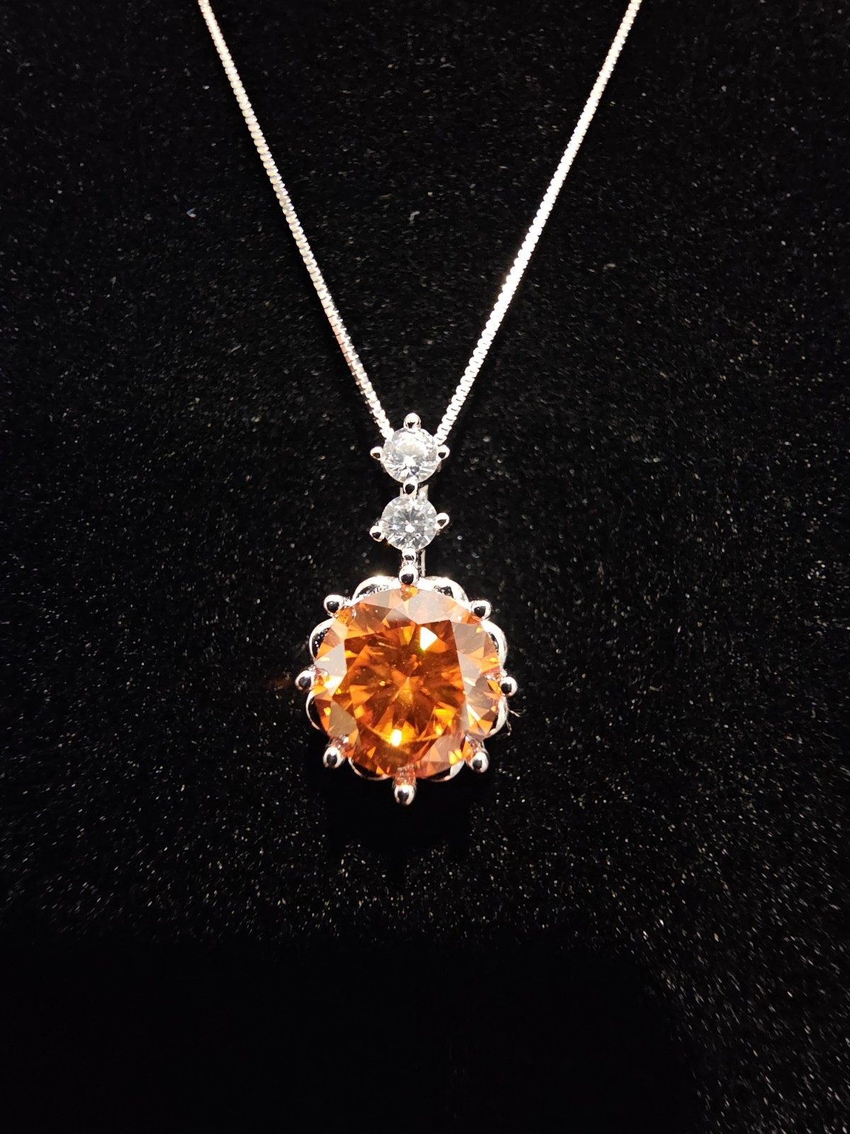 1 Carat Orange Moissanite Pendant AU750 18k White Gold (pendant Only)
