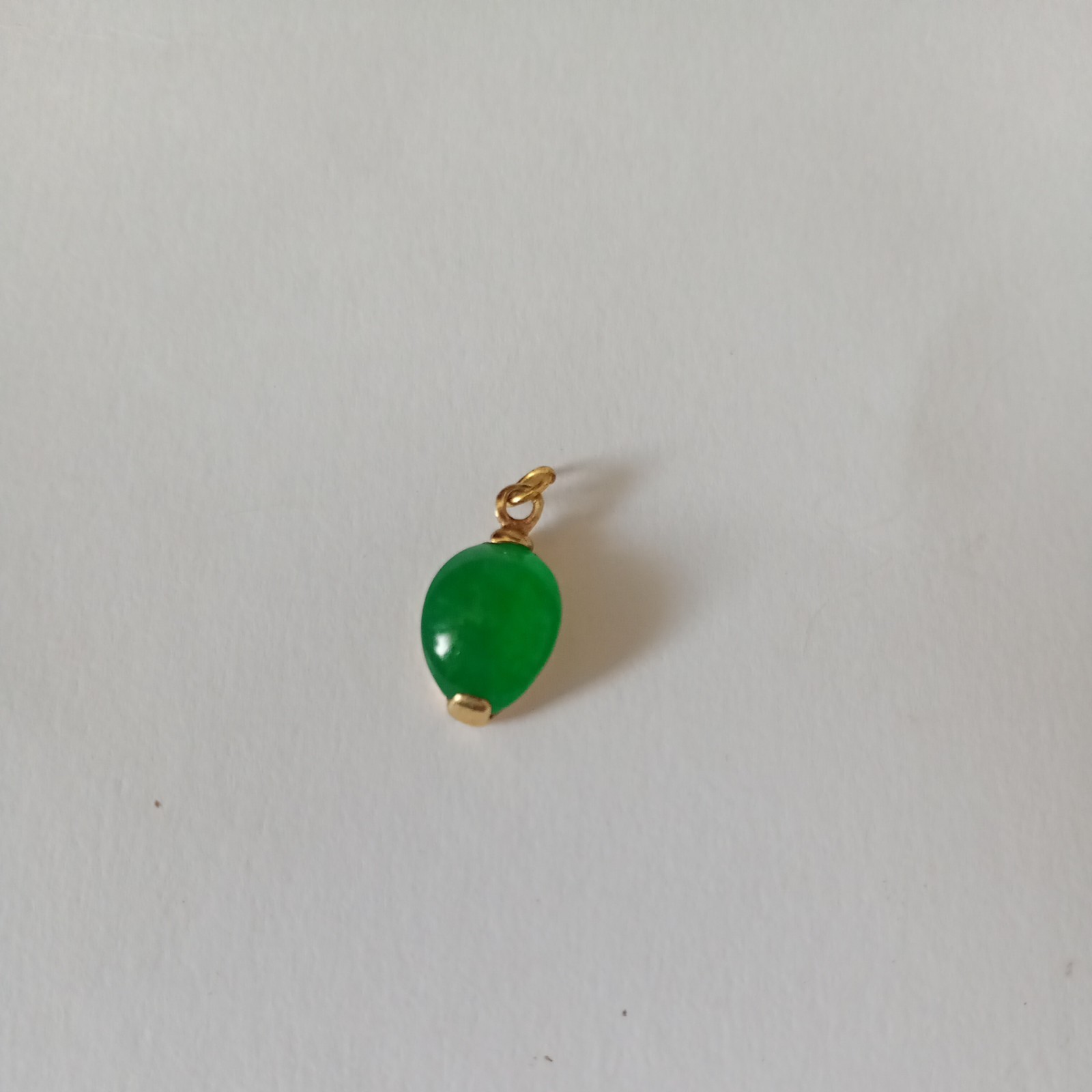 Green Jade Pendant water drop 9ct gold bezel Settings