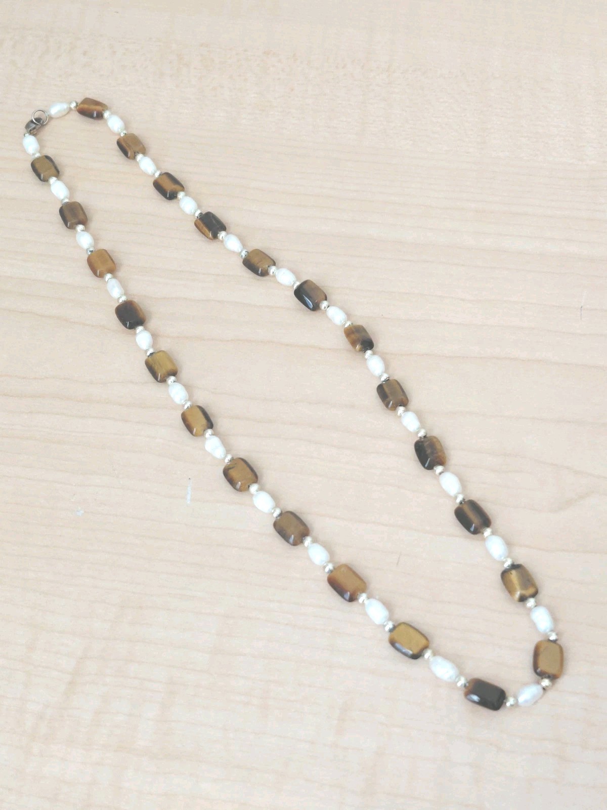 Brown Gemstone & Pearl Necklace/Very Good Used Condition /Measures 18 In Length