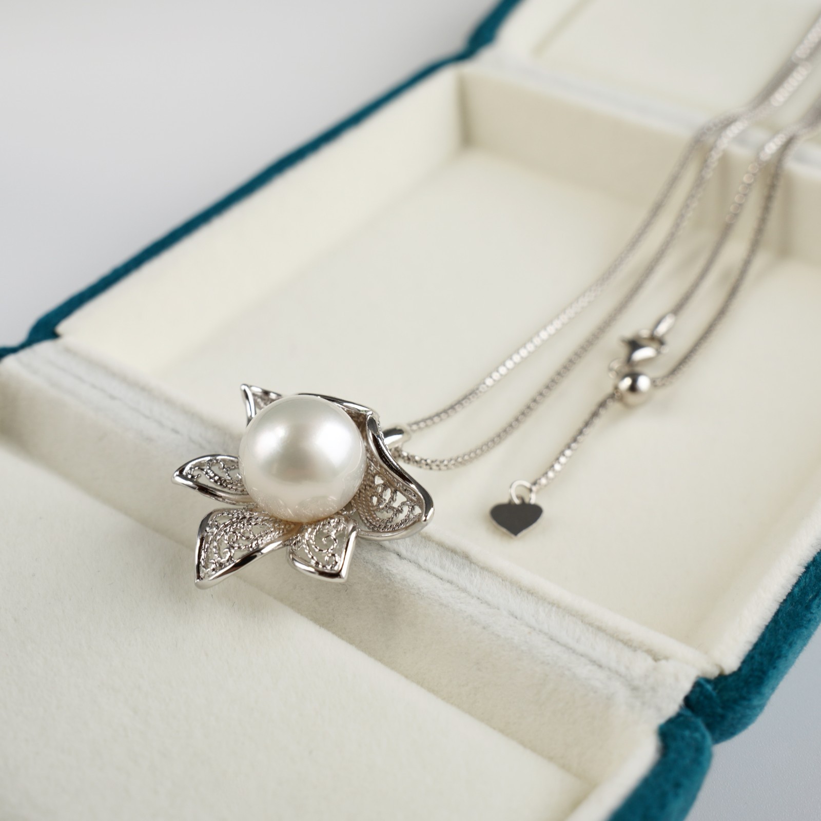 High Luster 13.5mm White South Sea Pearl Pendant Necklace Sterling Silver, 22″