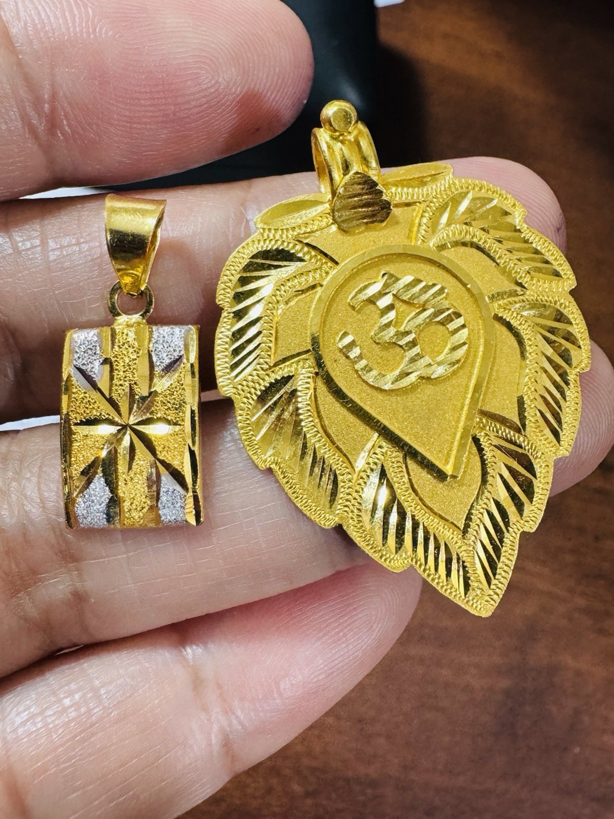 22K 916 22C Real Gold Two Set of Pendant 1 x Heart & 1x Rectangle 7.8g WOMENS