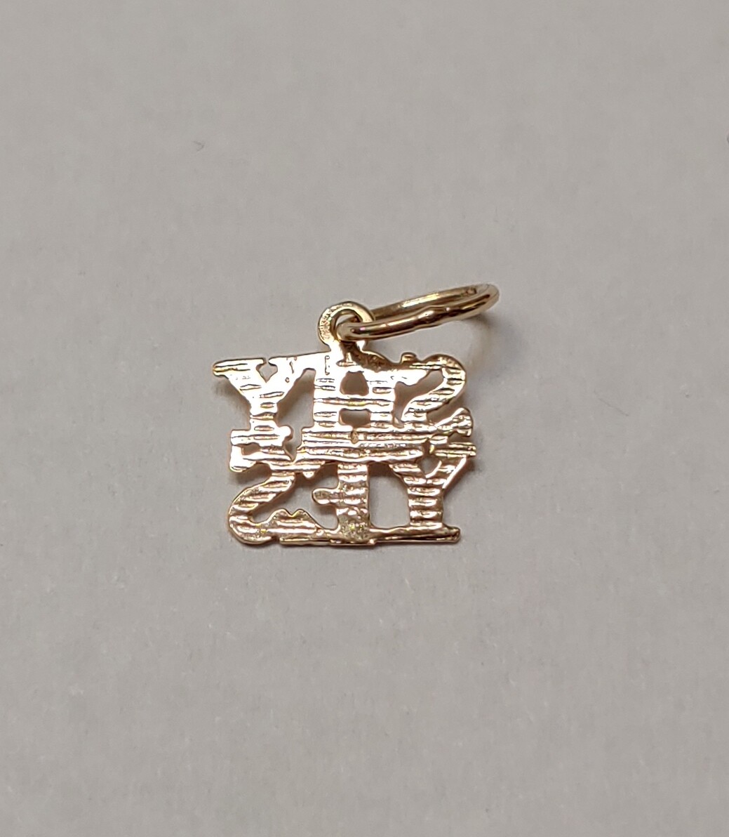 New 14k Yellow Gold Say Yes Charm Pendant