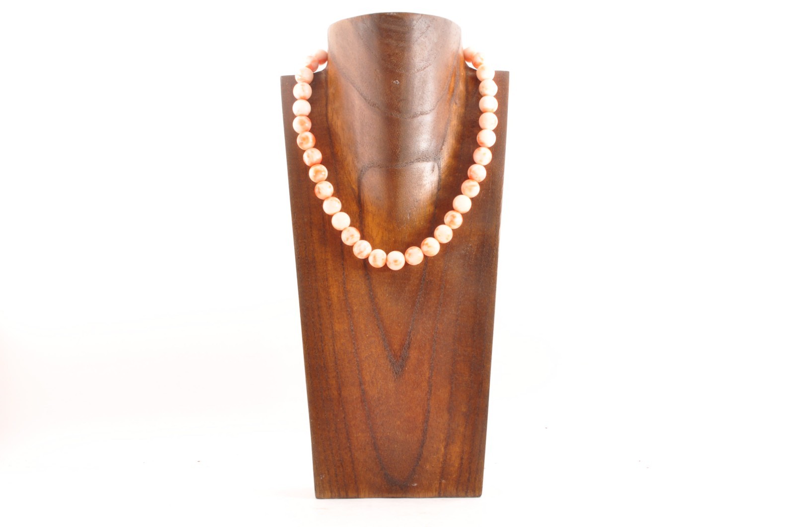 Angel skin coral necklace (17.3in, 423ct) ,925 silver clasp with “Certificate”.