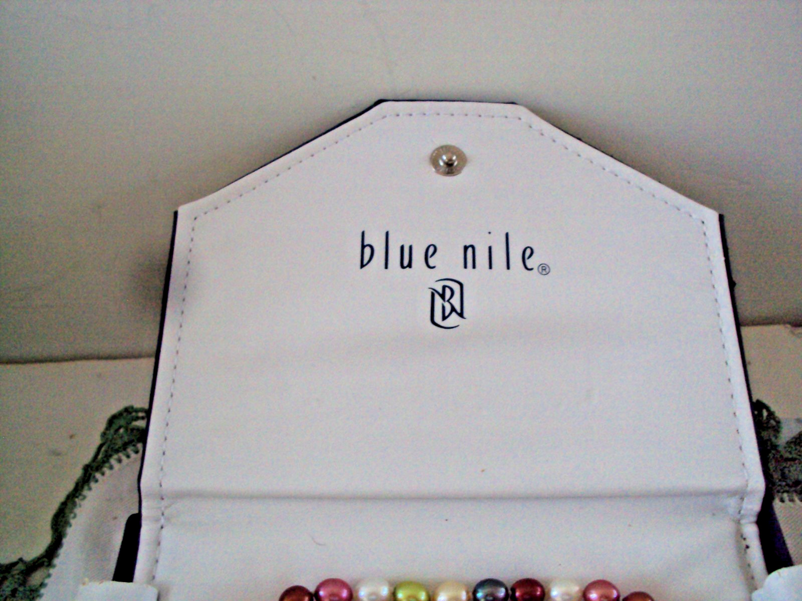 BLUE NILE Pearl Necklace in Original Case and Box – Very Good Clean condition!!!