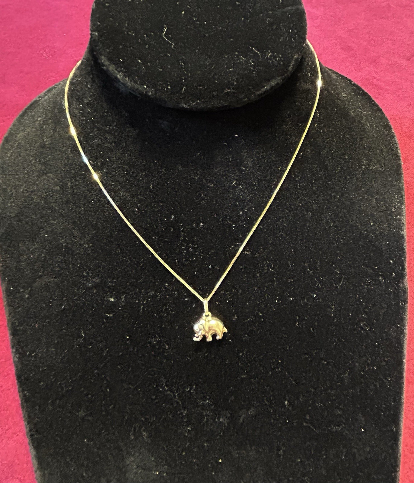 9ct Gold 45cm Elephant Solid Pendant & Chain Necklace In Original Packaging 1.2g