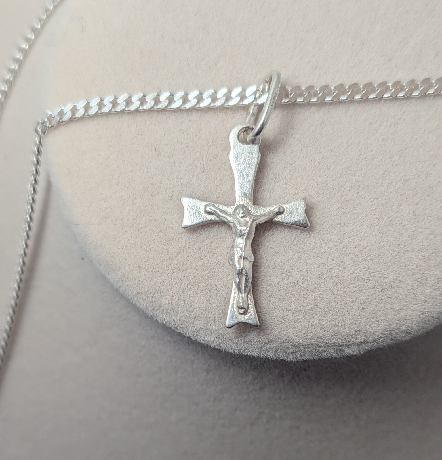 New 24″ 925 2mm Cuban Chain With 925 Jesus Cross Necklace