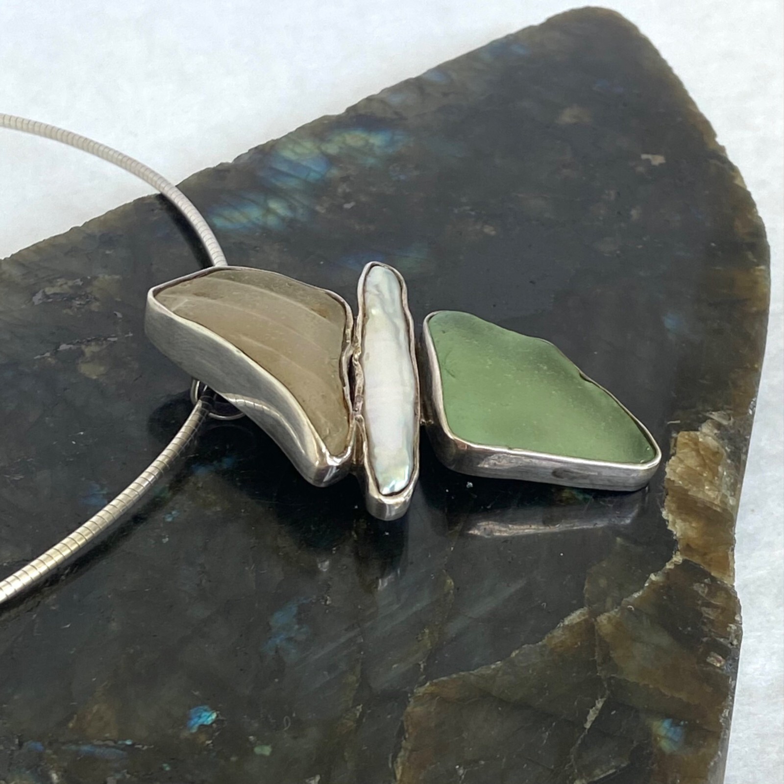 Sterling Silver 925 Beach Glass & Biwa Pearl Pendant Necklace 16″-18″ Chain