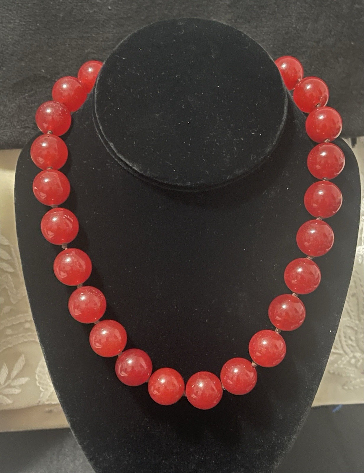 Gorgeous Red Onyx Beaded Precious Stones Statement Necklace Magnetic Closure