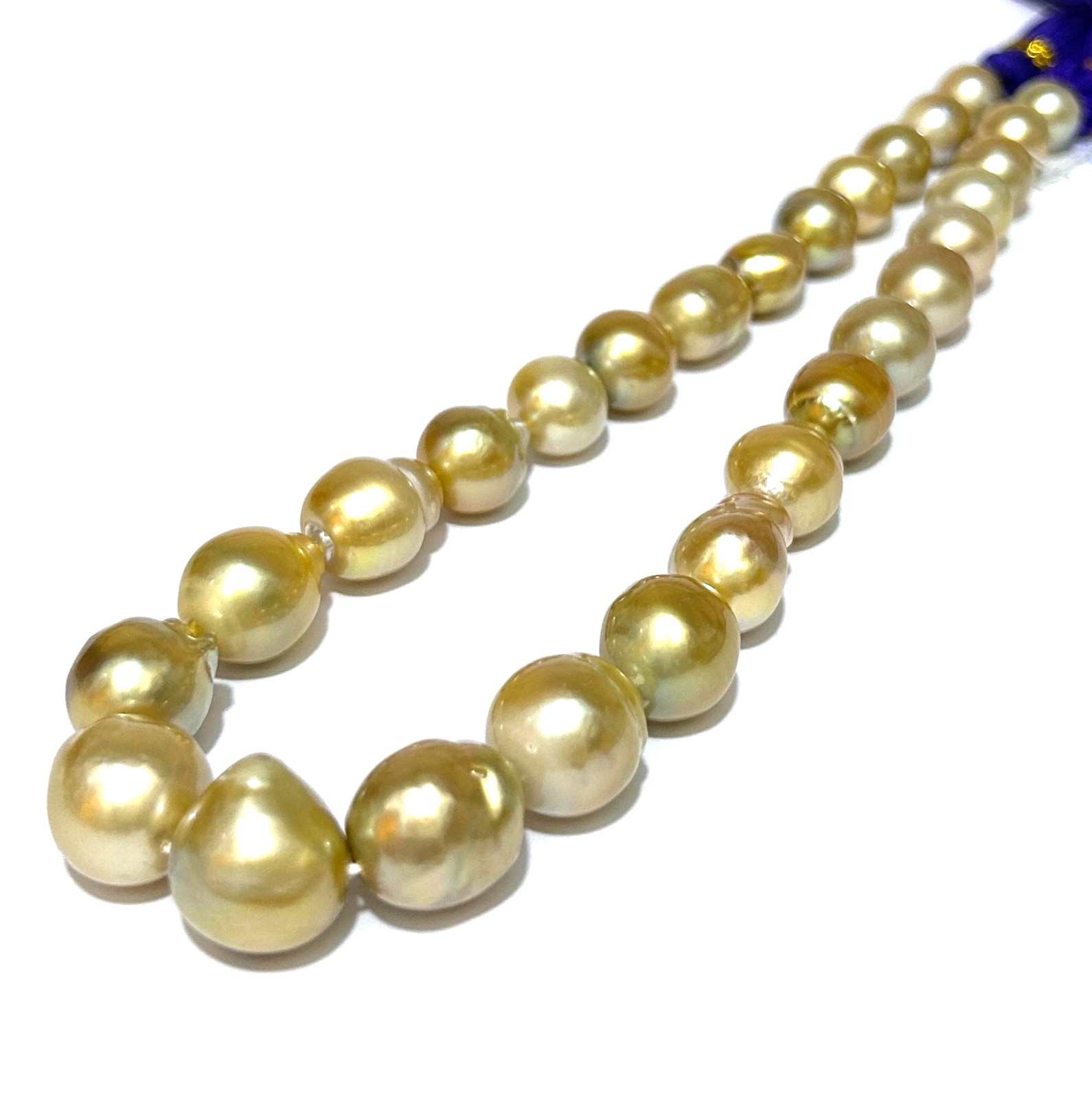 Giant 11 – 17.3mm 28 pcs South Sea Multi Gold Oval Baroque Pearl 16″ Strand