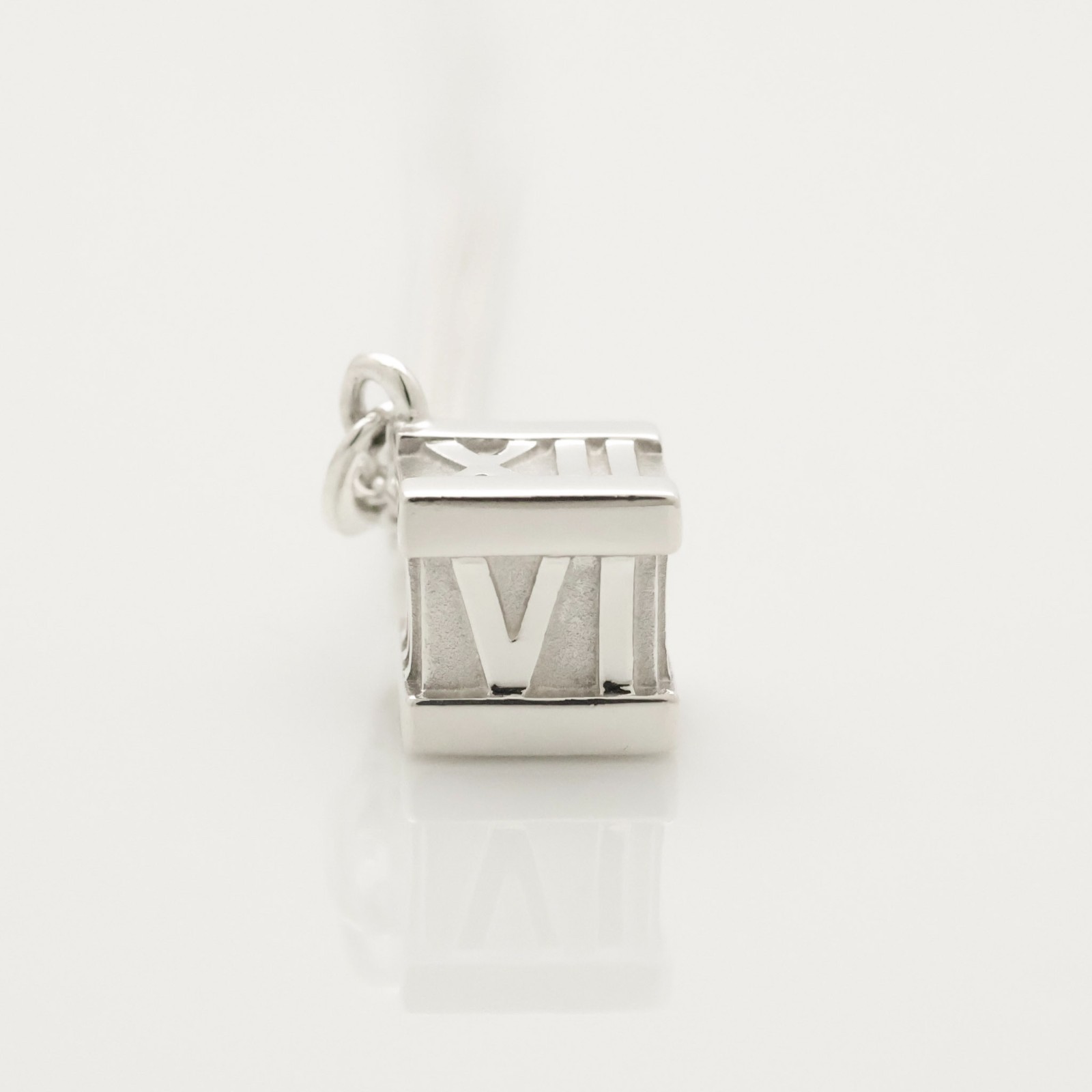 Authentic Tiffany & Co. Atlas Cube Pendant Necklace 16.8″ Silver 925 w/Pouch