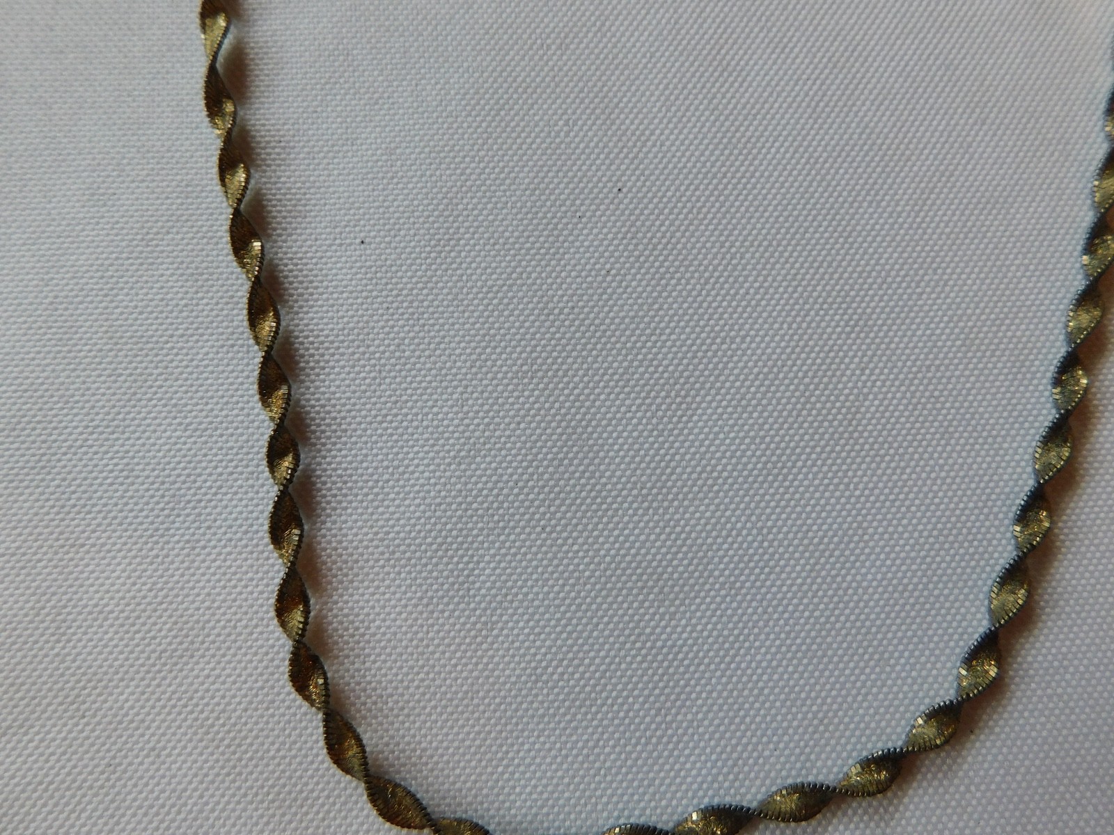 Unbranded Italy 925 Sterling Silver 4 grams Spiral Necklace Tarnished Pre-owned