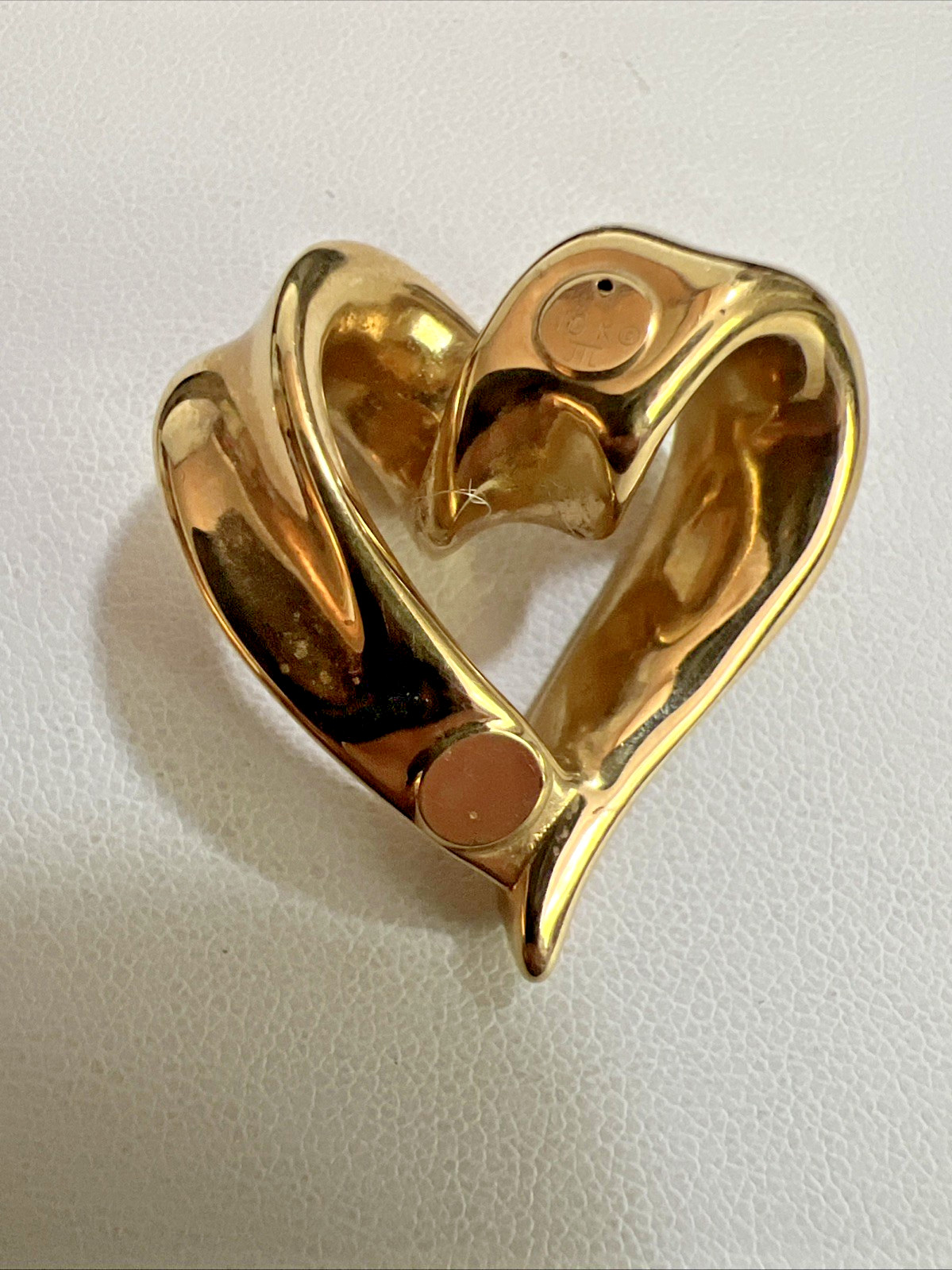 10k Gold Hollow Puffy Heart Pendant 1.7grams