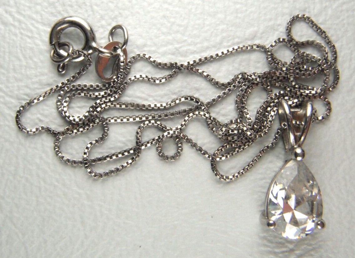 925 Teardrop Swarovski Pendant 925 1.51g Box Chain 18.5″ Spring Ring Clasp