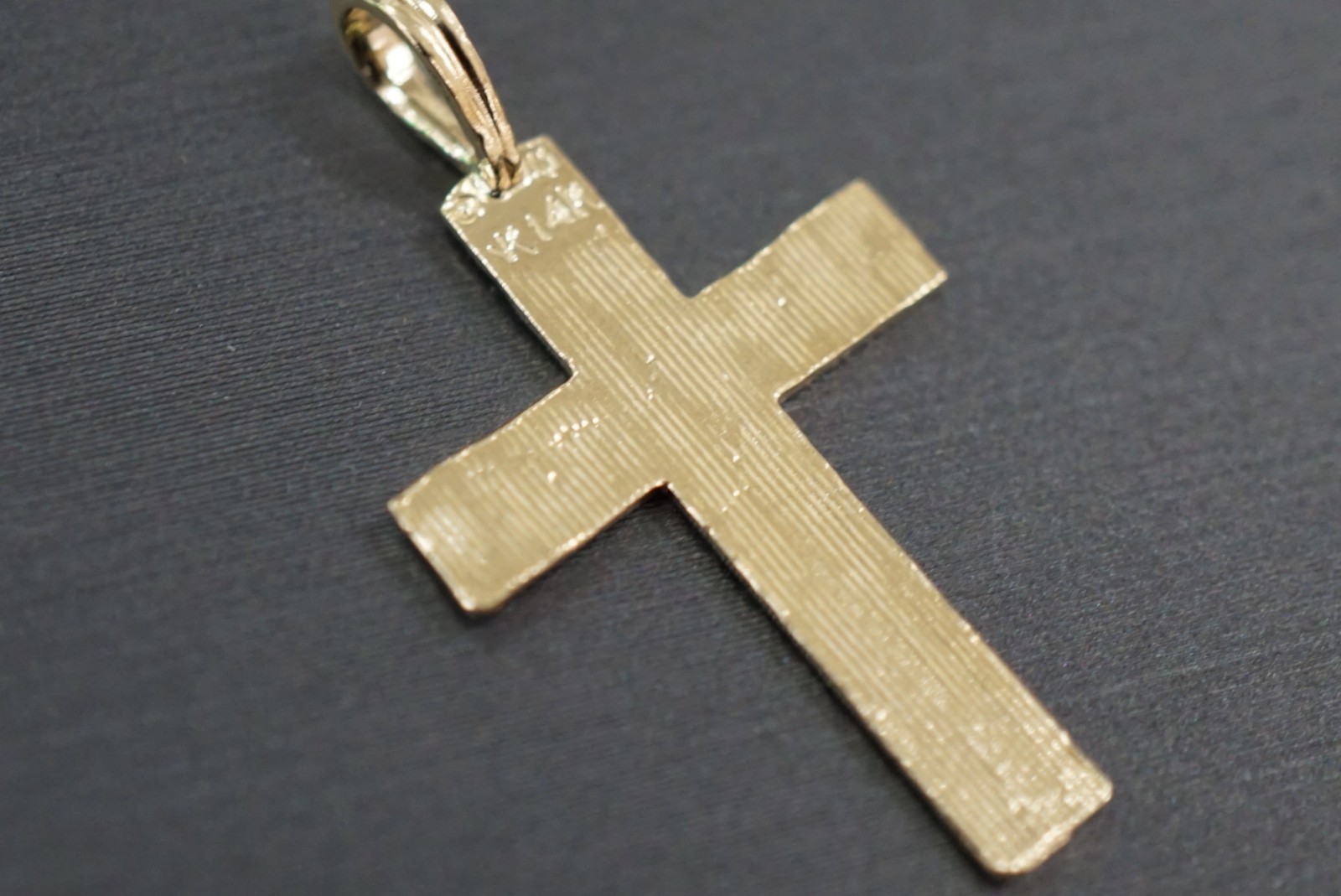 14K Solid Yellow Gold 1″ Diamond Cut Men Women Cross Charm Pendant.