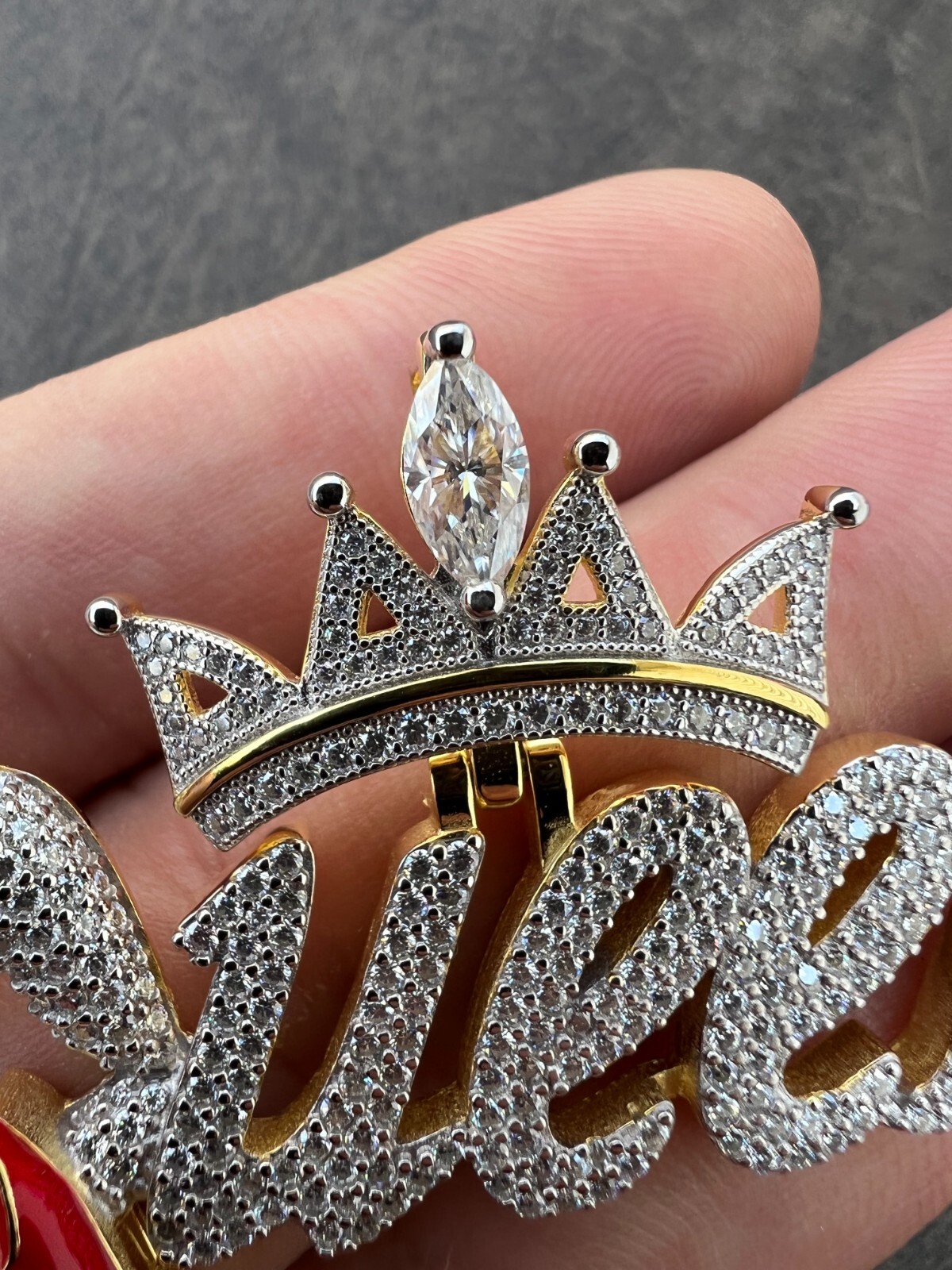 MOISSANITE 925 Silver/Gold/Rose Iced Queen W. Crown & Lipstick Pendant Necklace