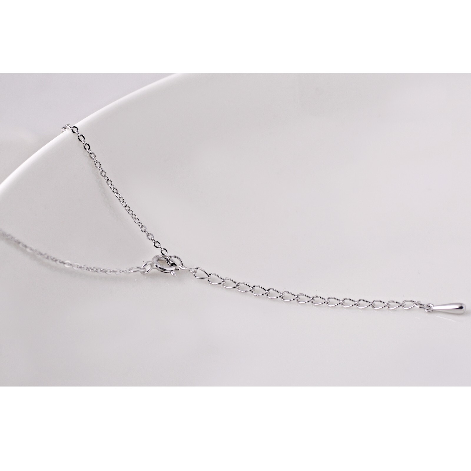 3 pcs Fashion Simple Ladies Silver V Initial Necklace Bridesmaid Gifts for Women