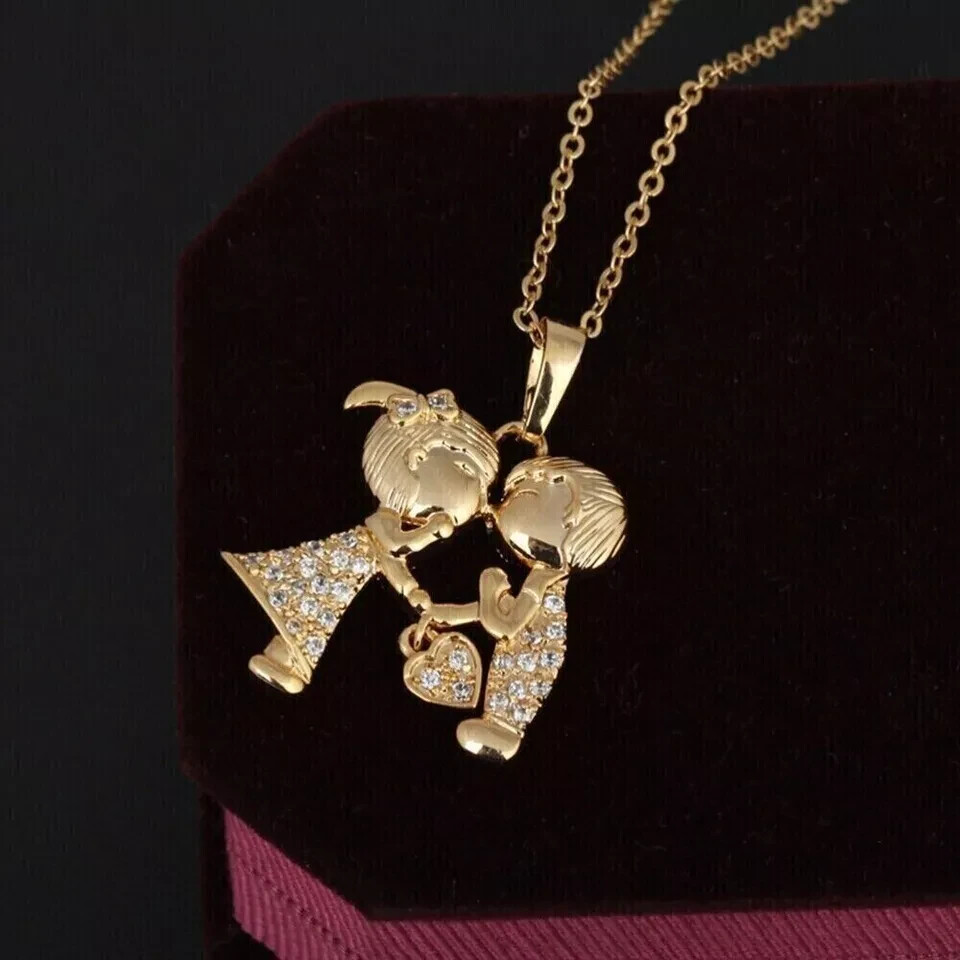 1Ct Lab Created Diamond Unisex Heart Kissing Pendant 14K Yellow Gold Plated