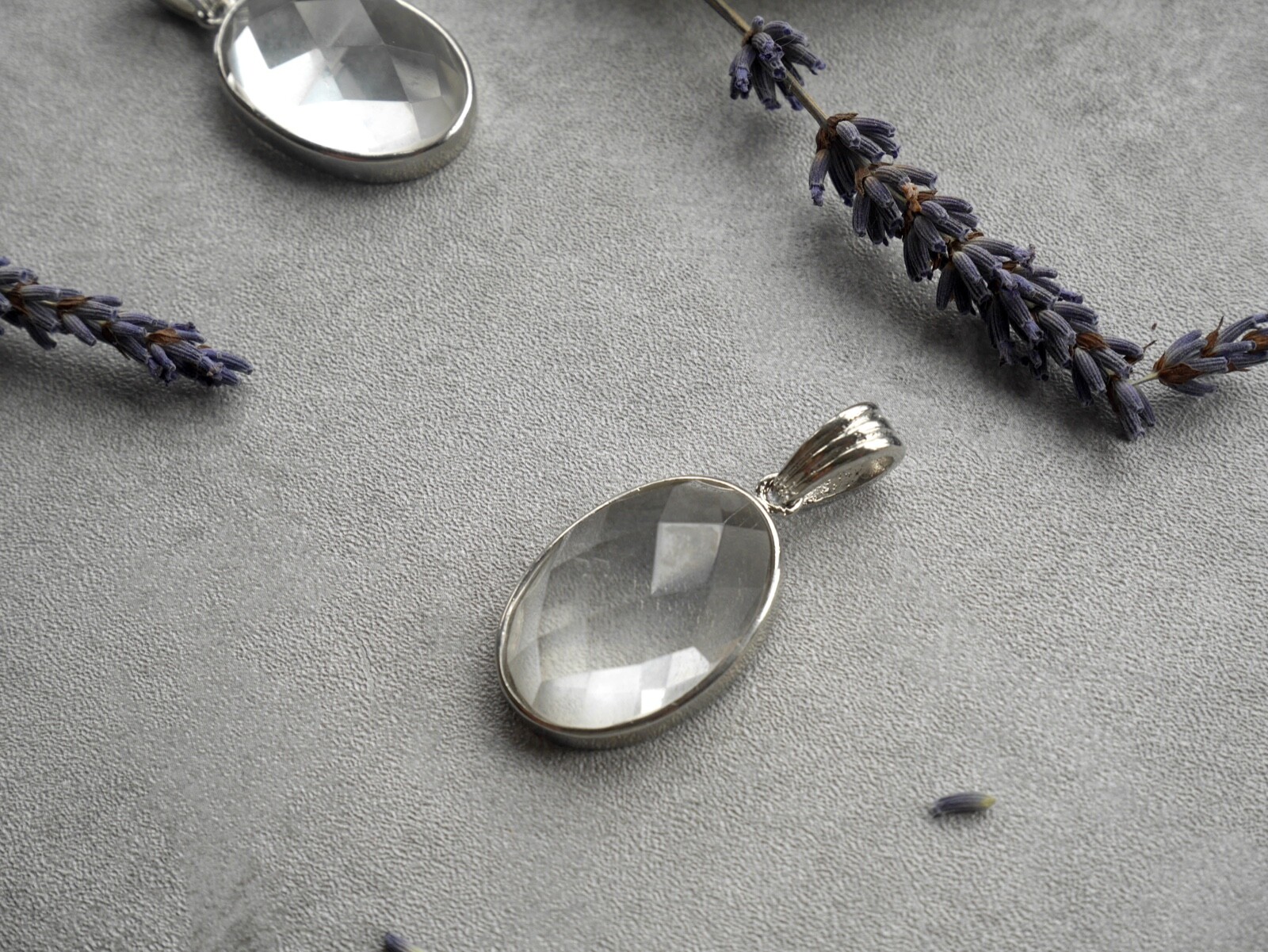 1 Faceted Clear Crystal Rock Quartz Silver Plated Oval Pendant Natural Jewellery