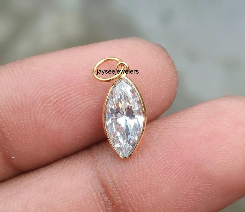 925 Solid Silver Moissanite Pear Shape Unique Fine Charm Jewelry For Anniversary