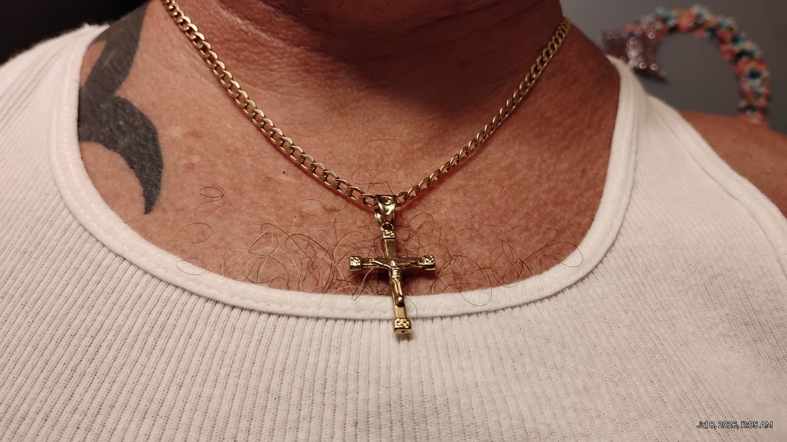 men’s or women’s 10 karat gold necklace and cross. Retail 1300.00