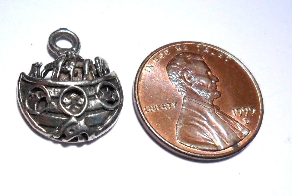 VINTAGE NOAH’S ARK W/ ANIMALS RELIGIOUS STERLING SILVER 925 CHARM PENDANT