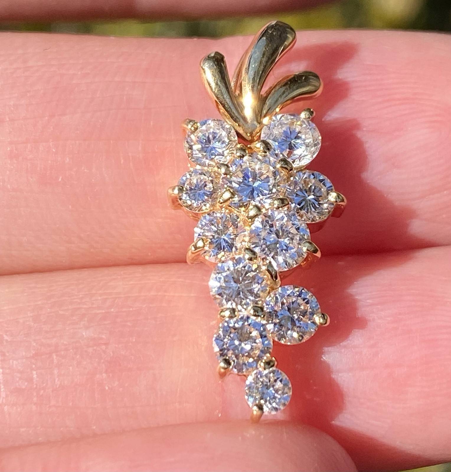 Stunning 18K Yellow Gold 1.50CTW 100% Natural Quality Diamond Pendant