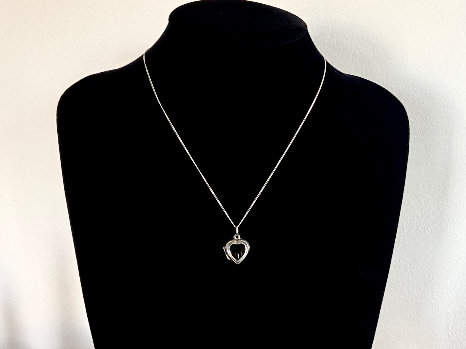 Small Sterling Silver Heart Shaped Photo Locket – Black Enamel & Fine 925 Chain