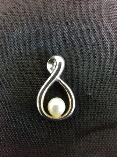 Unbranded Graceful Twist Pendant With Cultured Pearl Marked 925 Silver