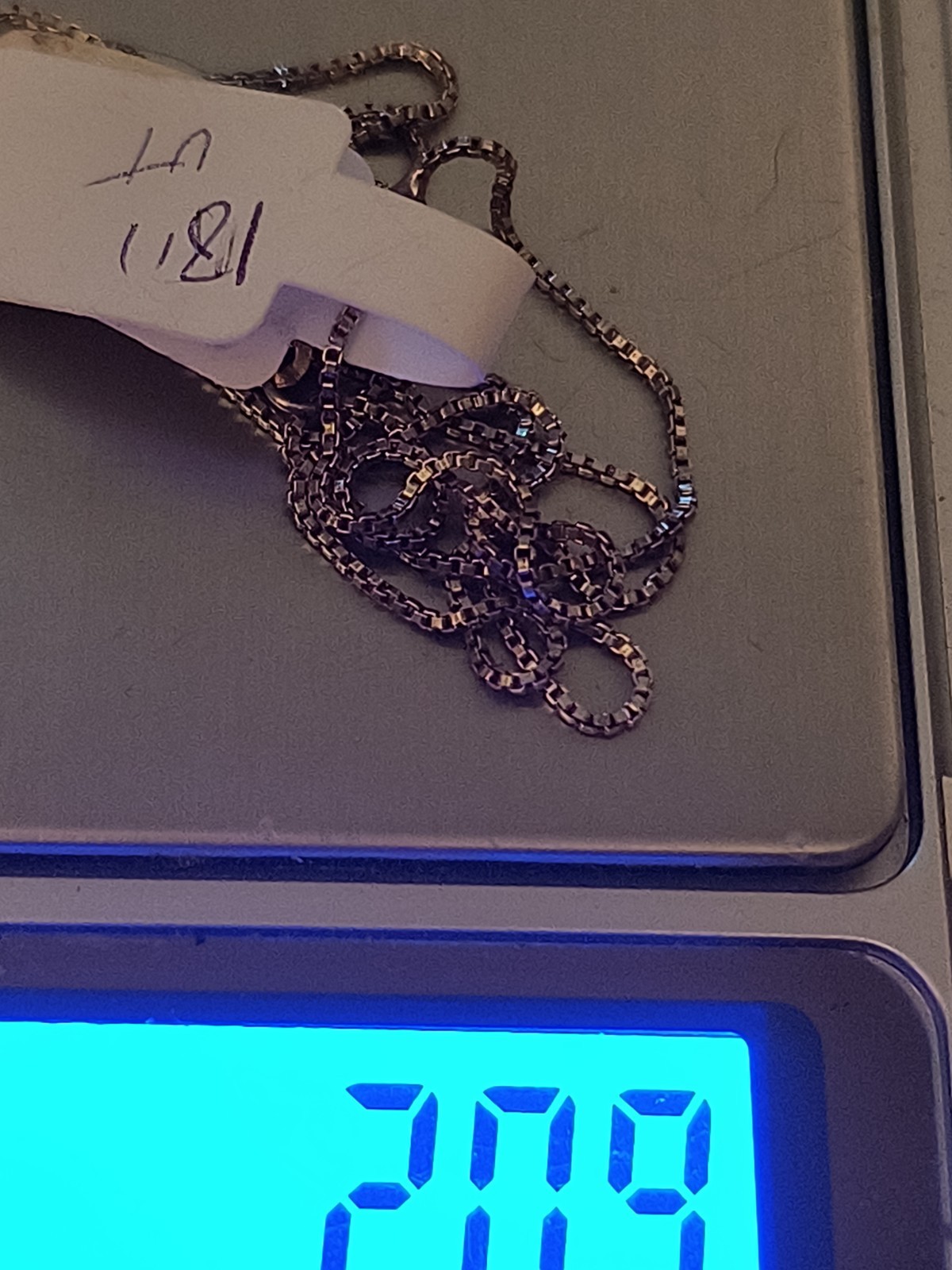 18″ Thin Box Chain Silver #547