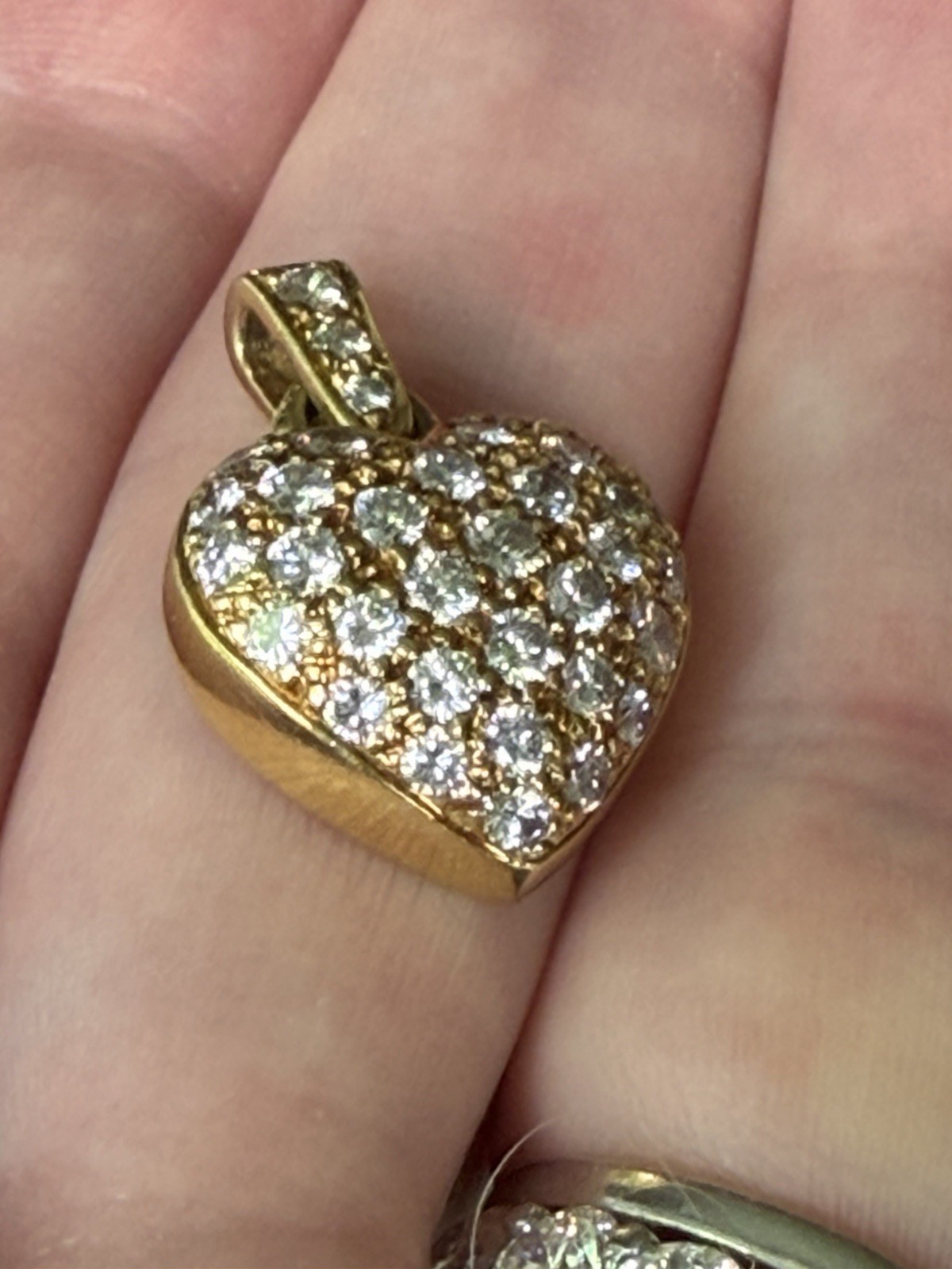 18k YG 1.48ct pave diamond heart pendant 5.8 grams