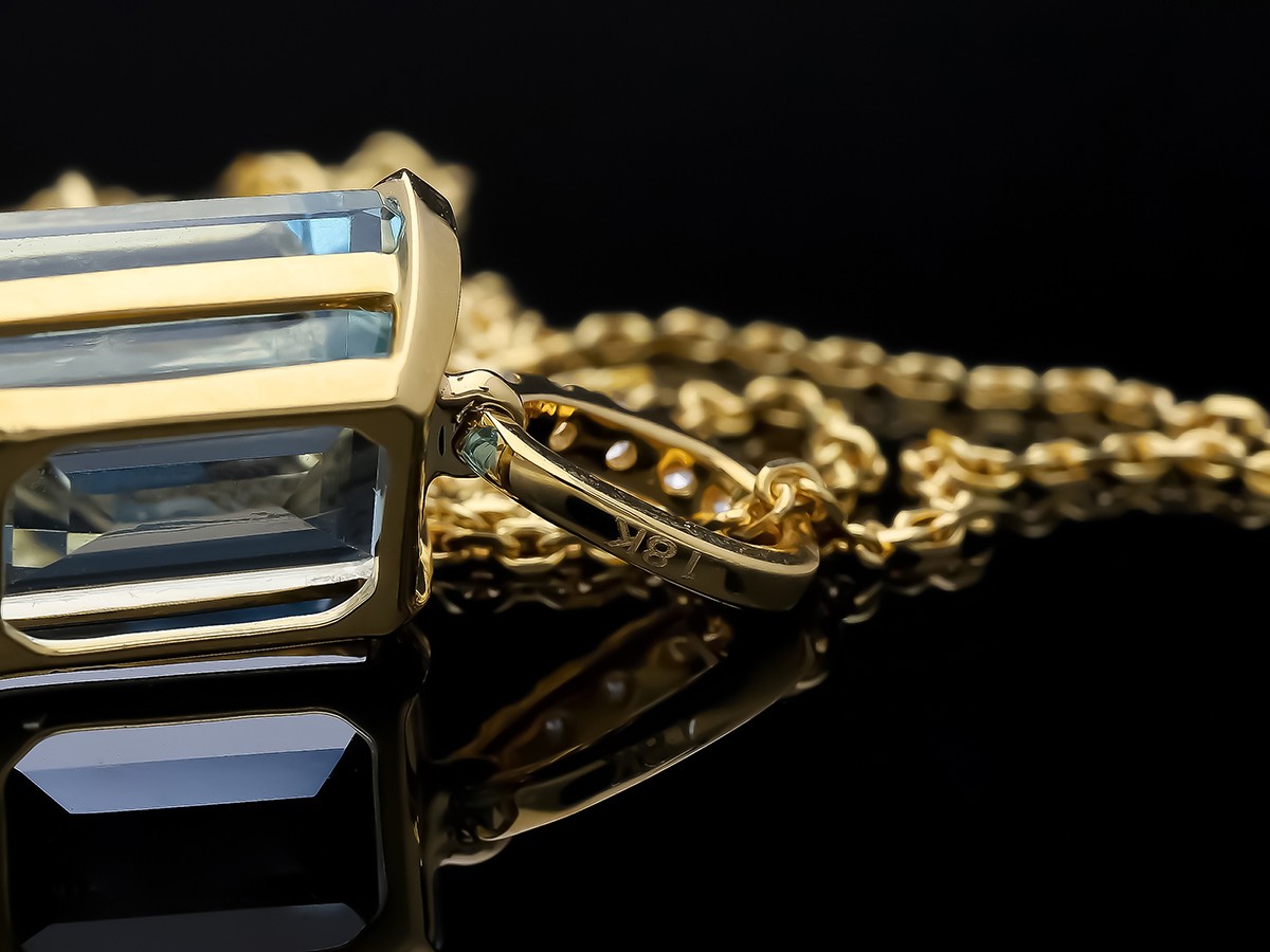Great price necklace pendant 10.01 ct. Diamond topaz 750 gold value: EUR 5,500