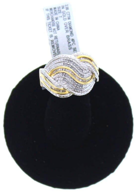 Unbranded 2.00 CT TW Diamond 4PC Set In Gold Over Brass Size 7 USED