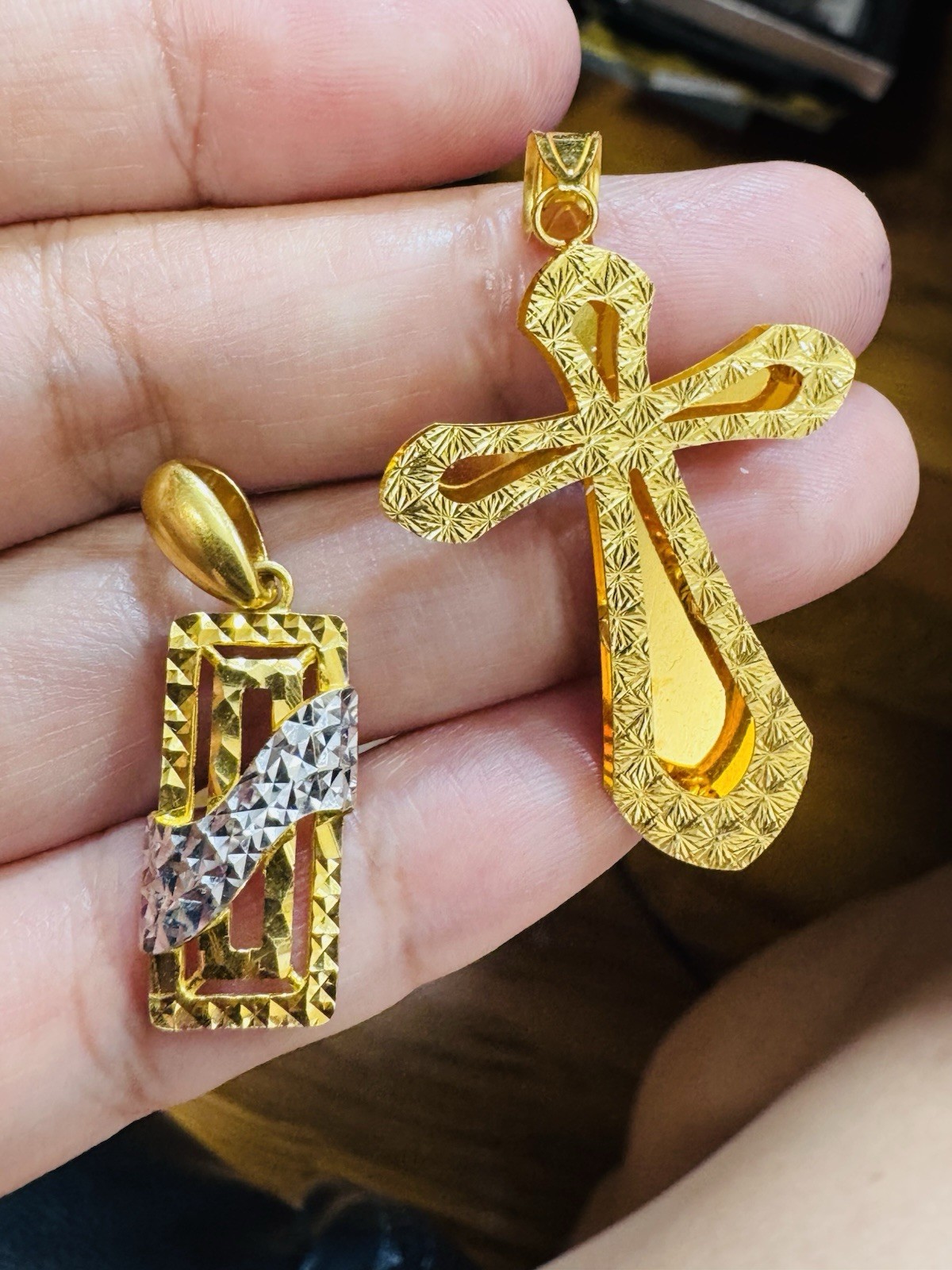 22K 916 22C Real Gold Two Set of Pendant 1 x Rectangle & 1x Cross 7.6g